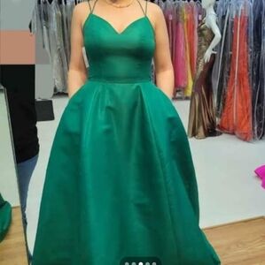 Sherri Hill Green A-Line V-Neck Prom Dress